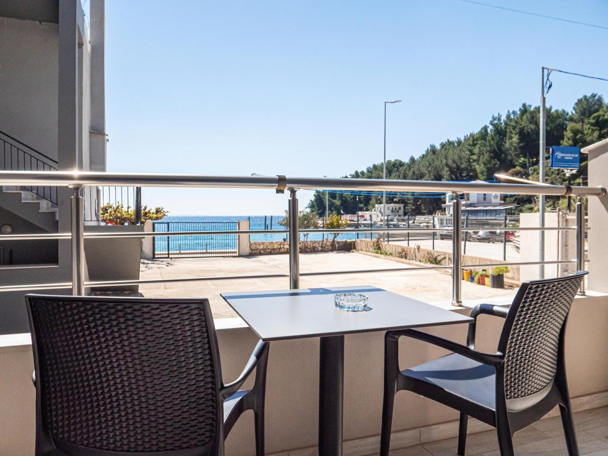 Готель Endless Blue Himara Екстер'єр фото