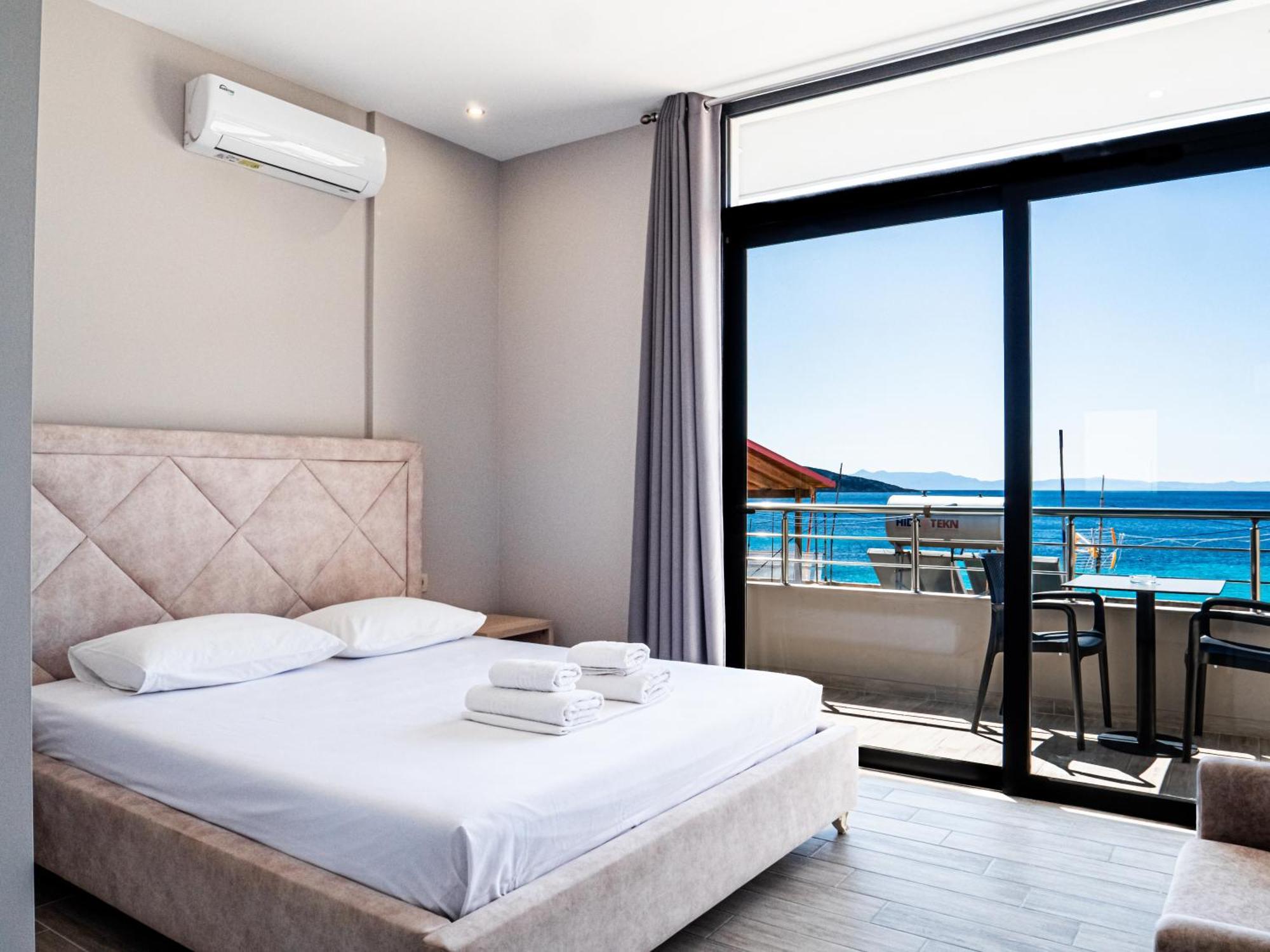Готель Endless Blue Himara Екстер'єр фото